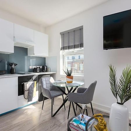 Studio Apt, 8 Min Walk From Tube 3 London Luaran gambar