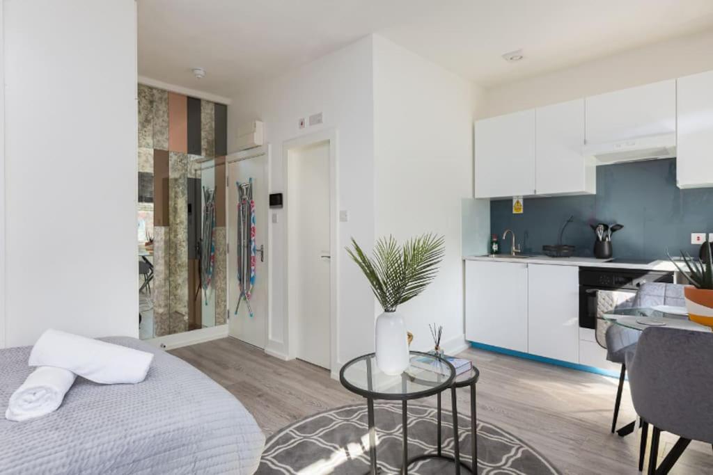 Studio Apt, 8 Min Walk From Tube 3 London Luaran gambar